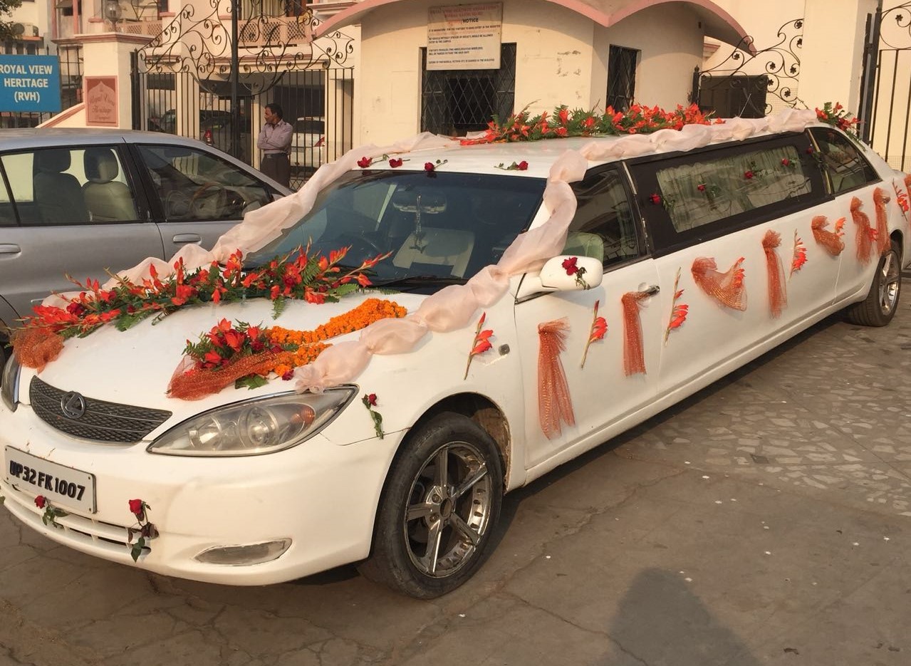 Car Hire Limousine in Lucknow